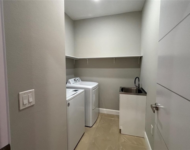 2021 Greenbriar Terrace - Photo Thumbnail 22