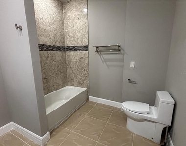 2021 Greenbriar Terrace - Photo Thumbnail 24