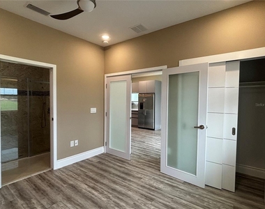 2021 Greenbriar Terrace - Photo Thumbnail 8