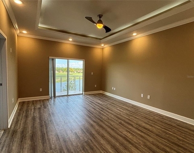2021 Greenbriar Terrace - Photo Thumbnail 16