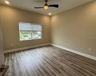 2021 Greenbriar Terrace - Photo Thumbnail 26