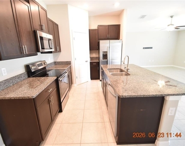 13021 Meadow Pond Place - Photo Thumbnail 26
