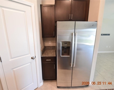 13021 Meadow Pond Place - Photo Thumbnail 24