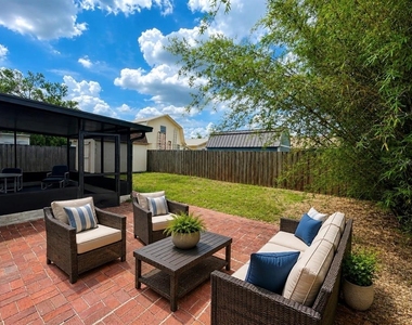 7310 Filbert Lane - Photo Thumbnail 4