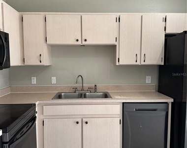 18006 Birdwater Drive - Photo Thumbnail 12
