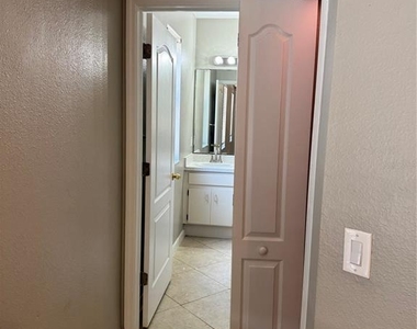 18006 Birdwater Drive - Photo Thumbnail 25