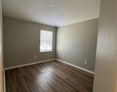 18006 Birdwater Drive - Photo Thumbnail 42