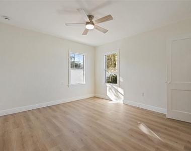 3821 6th Avenue N - Photo Thumbnail 10