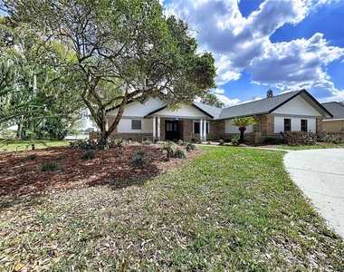 2881 Hammock Drive - Photo Thumbnail 3