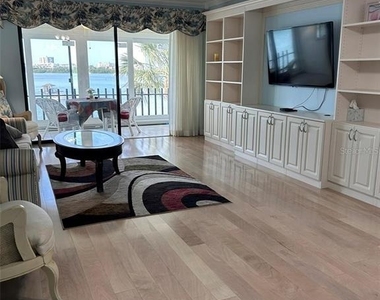 868 Bayway Boulevard - Photo Thumbnail 5