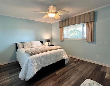 868 Bayway Boulevard - Photo Thumbnail 13