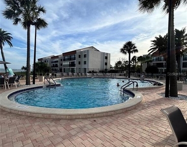 868 Bayway Boulevard - Photo Thumbnail 14