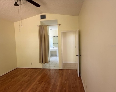 6711 Green Island Circle - Photo Thumbnail 17