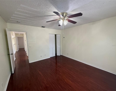 6711 Green Island Circle - Photo Thumbnail 10