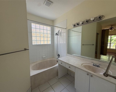 6711 Green Island Circle - Photo Thumbnail 16