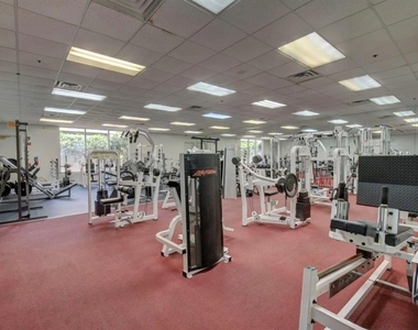 6711 Green Island Circle - Photo Thumbnail 21