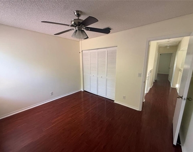 6711 Green Island Circle - Photo Thumbnail 11