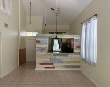 6711 Green Island Circle - Photo Thumbnail 3