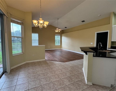 10207 Quails Landing Avenue - Photo Thumbnail 11