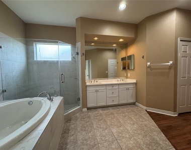10207 Quails Landing Avenue - Photo Thumbnail 28