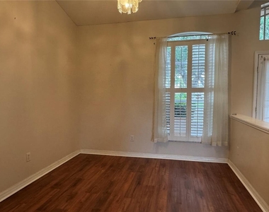 10207 Quails Landing Avenue - Photo Thumbnail 5