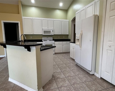 10207 Quails Landing Avenue - Photo Thumbnail 10