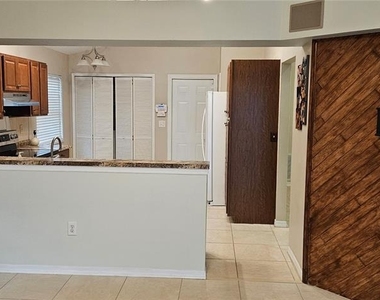 3186 Bentley Drive - Photo Thumbnail 5