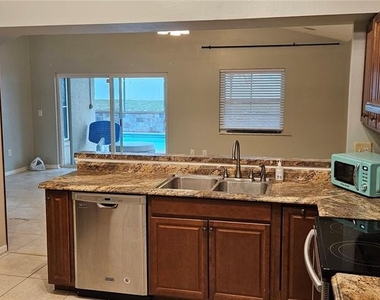 3186 Bentley Drive - Photo Thumbnail 7