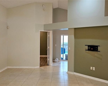 3186 Bentley Drive - Photo Thumbnail 1