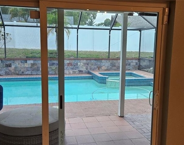 3186 Bentley Drive - Photo Thumbnail 10