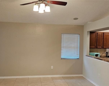 3186 Bentley Drive - Photo Thumbnail 6