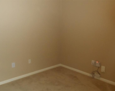 30709 Lanesborough Circle - Photo Thumbnail 15