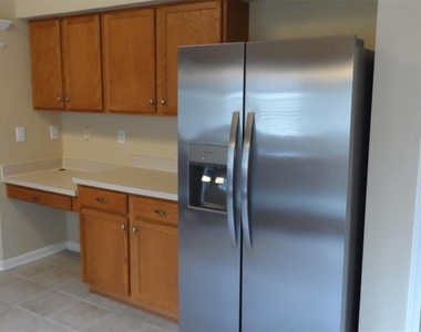 30709 Lanesborough Circle - Photo Thumbnail 3