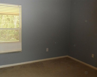 30709 Lanesborough Circle - Photo Thumbnail 16