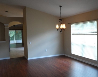 30709 Lanesborough Circle - Photo Thumbnail 8