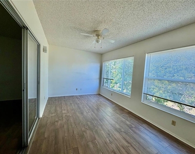 2466 Ecuadorian Way - Photo Thumbnail 11