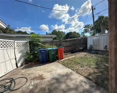 11452 104th Street - Photo Thumbnail 8