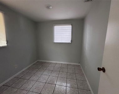 11452 104th Street - Photo Thumbnail 13