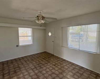 13920 3rd Street - Photo Thumbnail 4