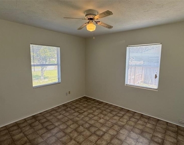 13920 3rd Street - Photo Thumbnail 6