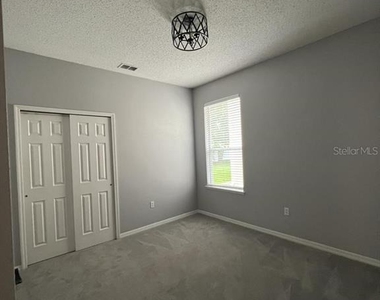 1604 Eagle Feather Drive - Photo Thumbnail 12