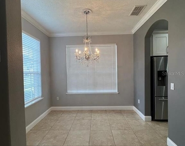1604 Eagle Feather Drive - Photo Thumbnail 4