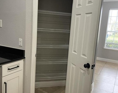 1604 Eagle Feather Drive - Photo Thumbnail 9
