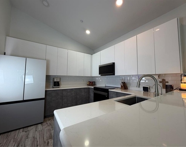 9305 Green Dragon Street - Photo Thumbnail 16