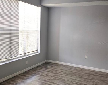 5530 Metrowest Boulevard - Photo Thumbnail 8