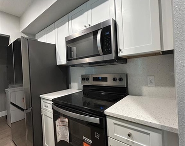 3024 Parkway Blvd - Photo Thumbnail 7
