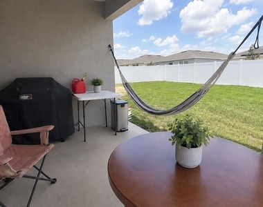 1051 Patriot Loop - Photo Thumbnail 12