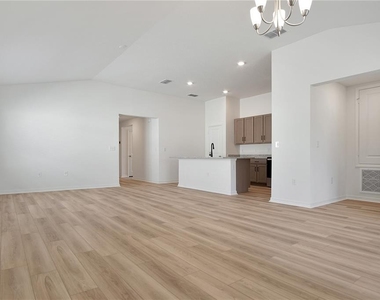 9224 Westside Hills Drive - Photo Thumbnail 6