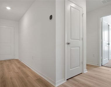 9224 Westside Hills Drive - Photo Thumbnail 15