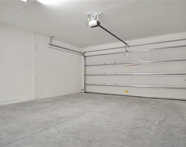 9224 Westside Hills Drive - Photo Thumbnail 24